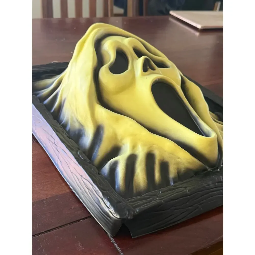1997 Fun World Scream Movie Ghostface 3D Wall Hanging Glow Dark Plastic Mold Use